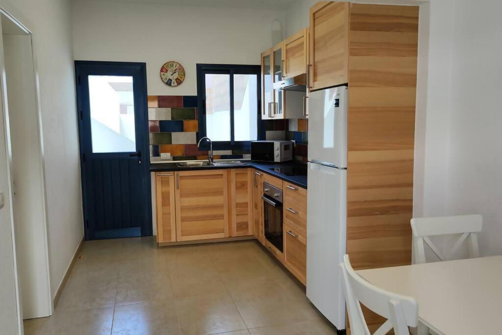 Holiday home La Caracola 3habsolarium A 1min De La Playa La Restinga